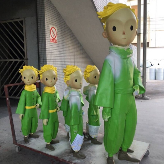 Fiberglass window display: Fiberglass window display